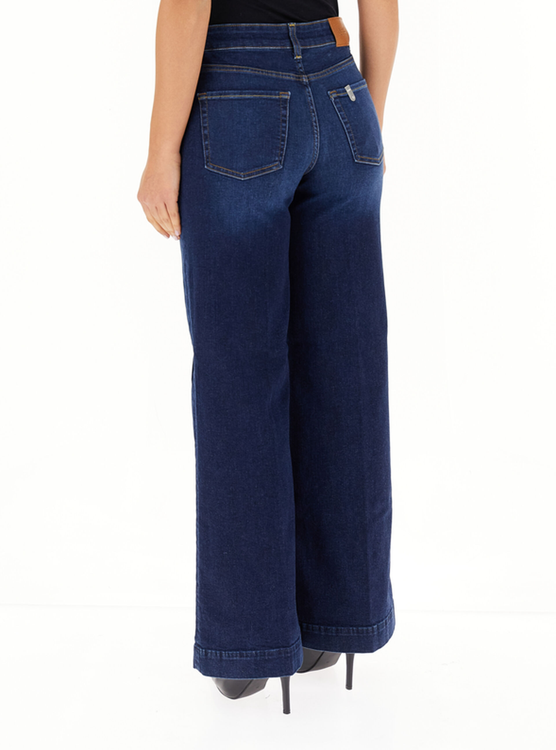 secondary product photo