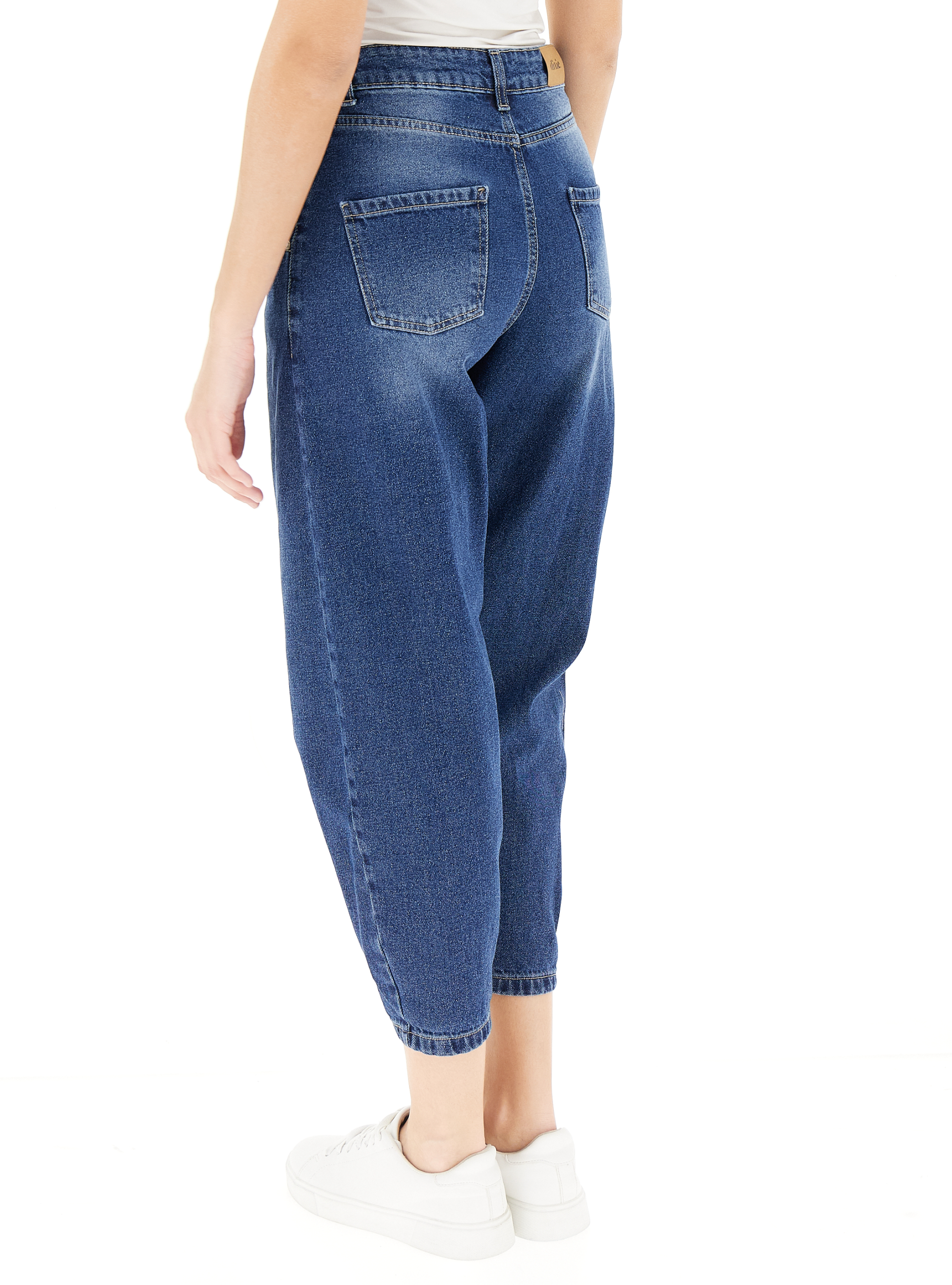 secondary product photo