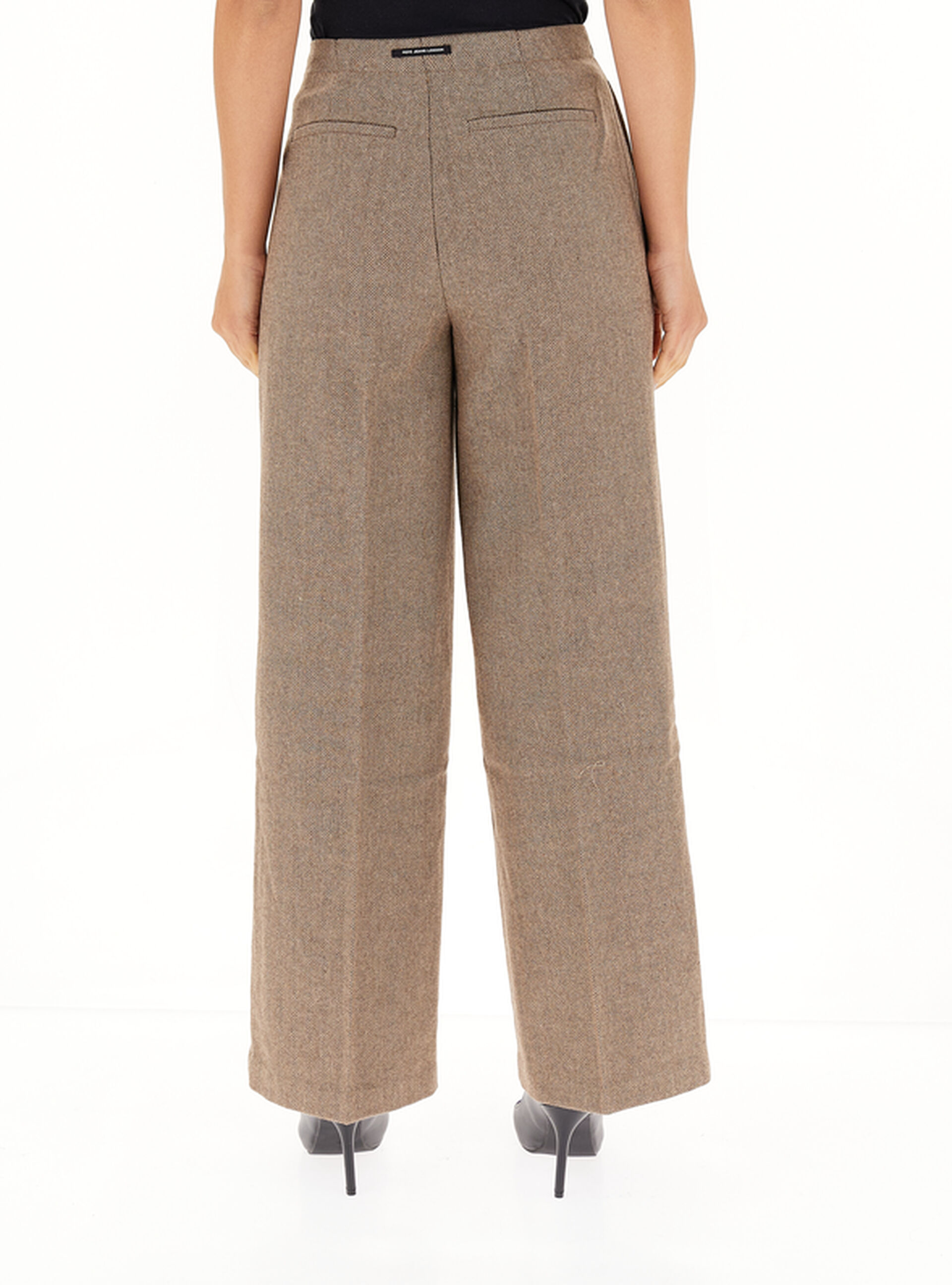 secondary product photo