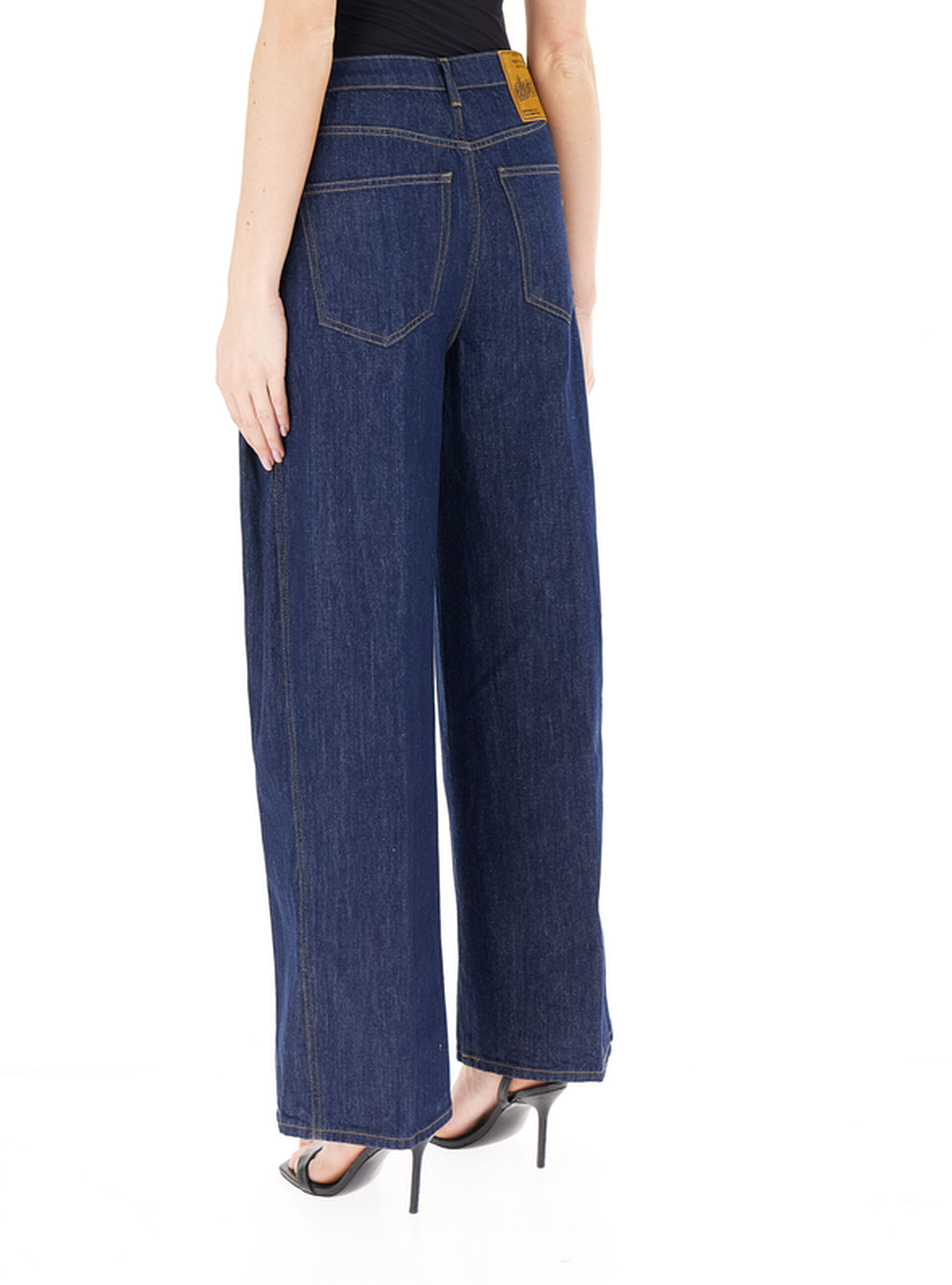 secondary product photo