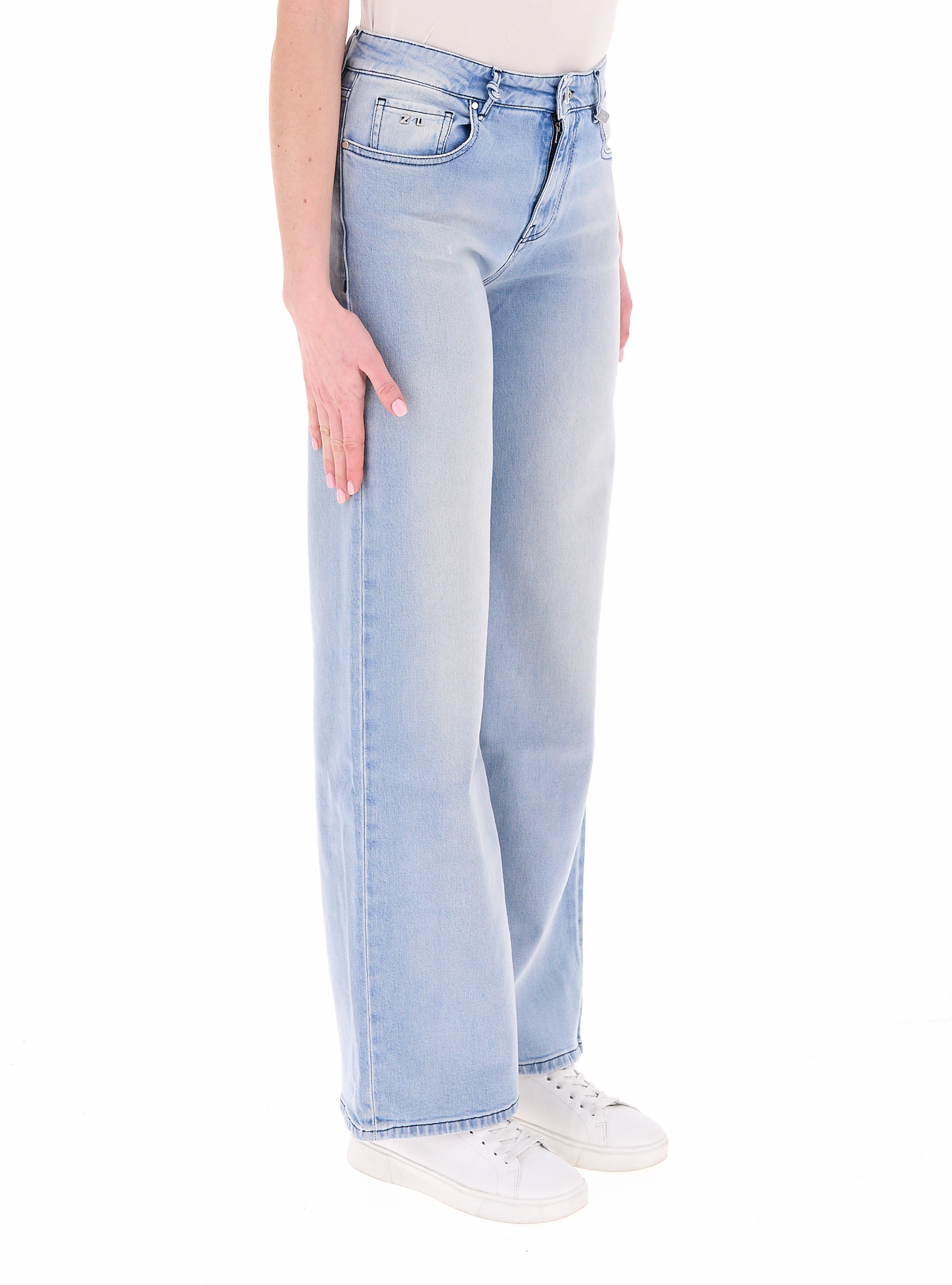 secondary product photo