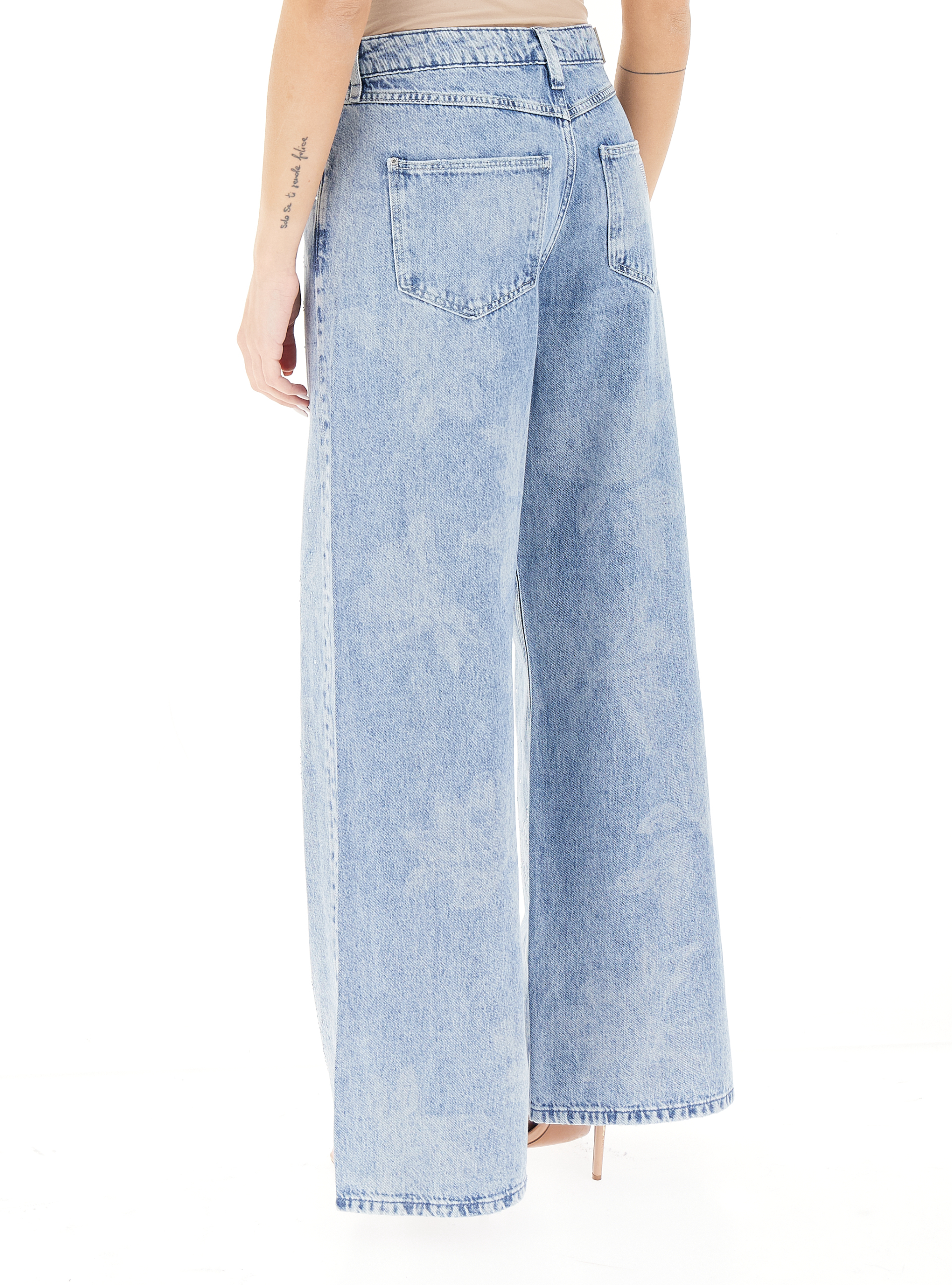 secondary product photo