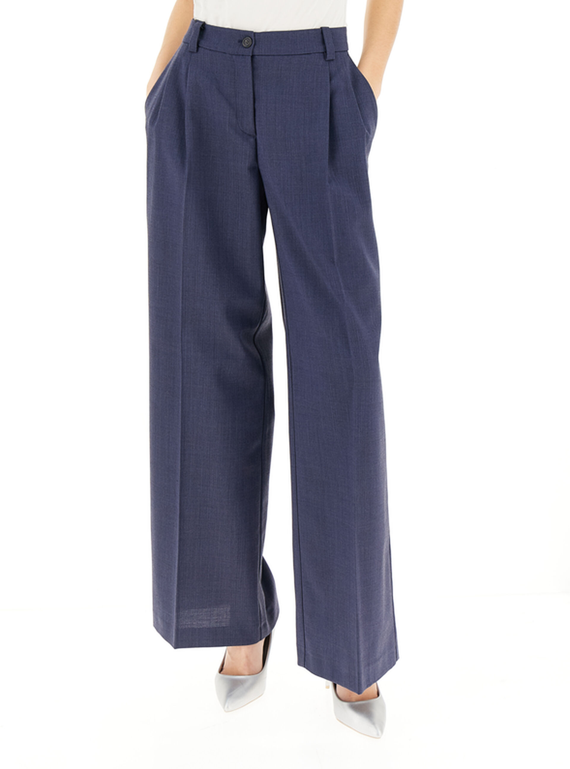 Pinko Pantalone a palazzo BLU AVIO